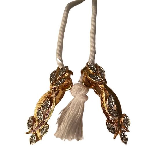 Signed D’Orlan Vintage Gold Plated Pave Crystal Rhinestone Clip On Earrings - Picture 7 of 13